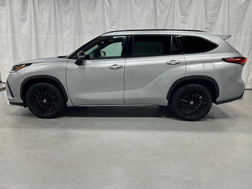 2025 Toyota Highlander XSE