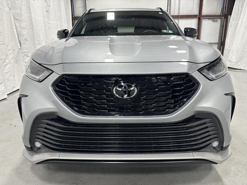 2025 Toyota Highlander XSE