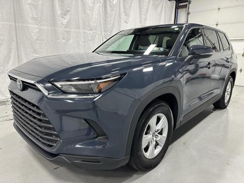 2025 Toyota Highlander LE