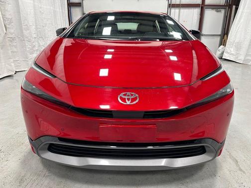 2025 Toyota Prius XLE