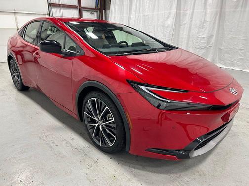 2025 Toyota Prius XLE