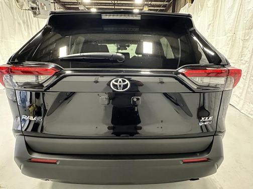 2025 Toyota RAV4 Hybrid XLE Premium