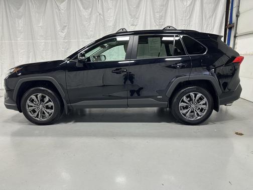 2025 Toyota RAV4 Hybrid XLE Premium