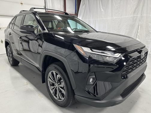 2025 Toyota RAV4 Hybrid XLE Premium