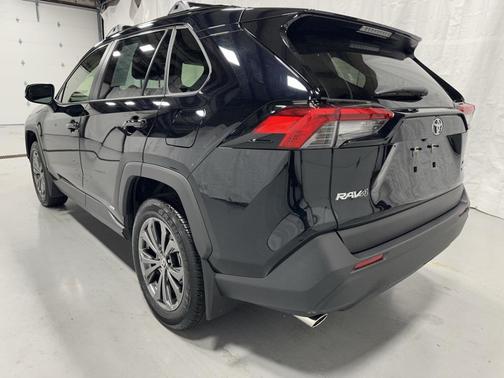 2025 Toyota RAV4 Hybrid XLE Premium