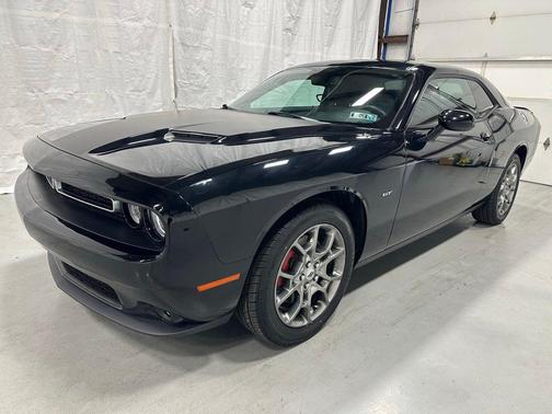 Pitch Black Clearcoat 2017 Dodge Challenger GT