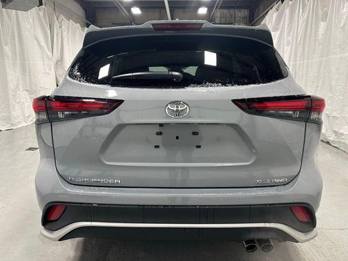 2025 Toyota Highlander XSE