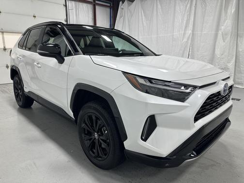 2024 Toyota RAV4 Hybrid SE