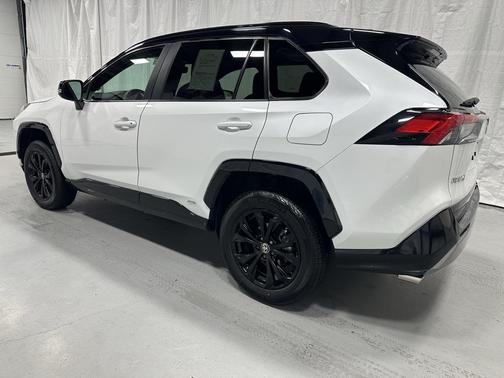 2024 Toyota RAV4 Hybrid SE