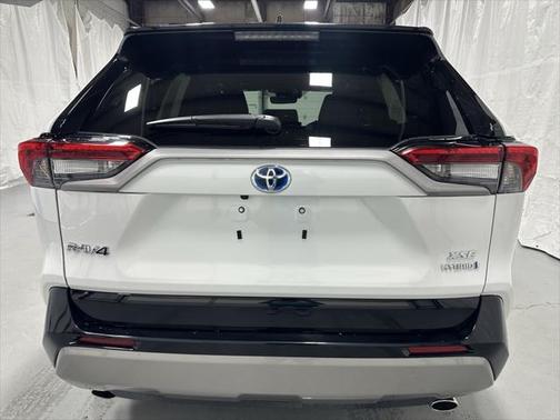 2024 Toyota RAV4 Hybrid SE