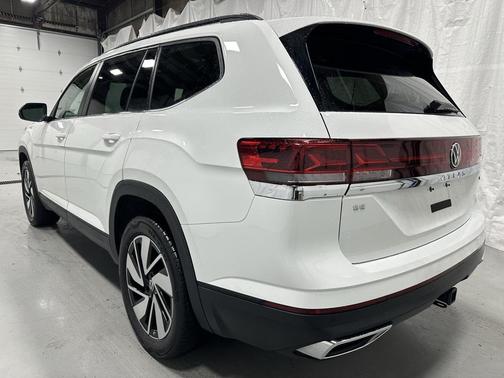 2025 Volkswagen Atlas 2.0T SE w/Technology 4MOTION