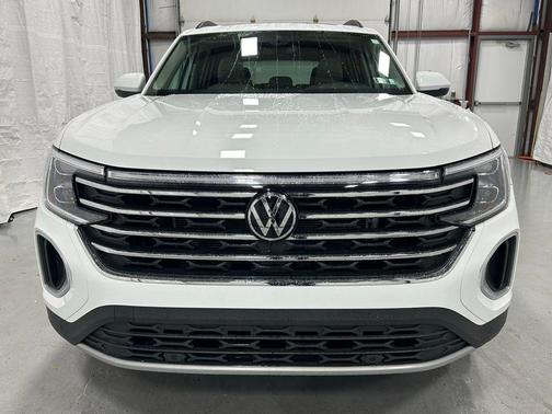 2025 Volkswagen Atlas 2.0T SE w/Technology 4MOTION