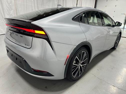 2025 Toyota Prius XLE