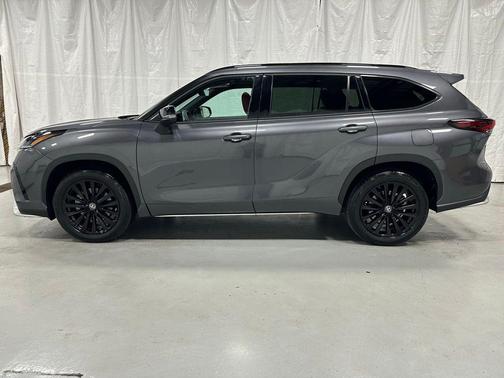 2025 Toyota Highlander XSE