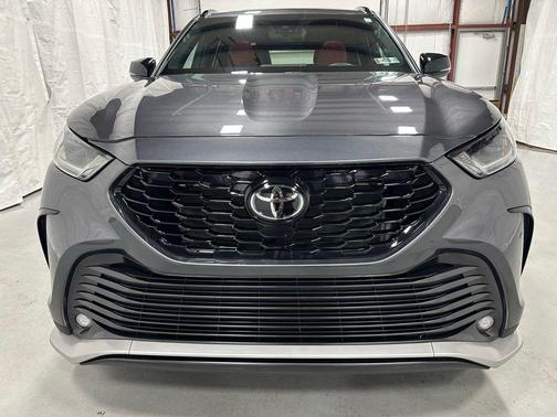 2025 Toyota Highlander XSE