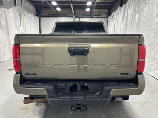 2025 Toyota Tacoma Hybrid TRD Off Road