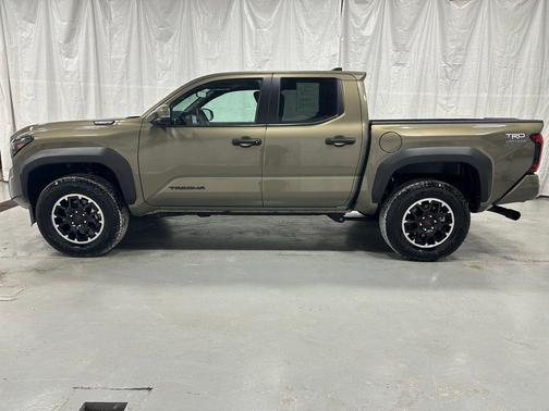 2025 Toyota Tacoma Hybrid TRD Off Road