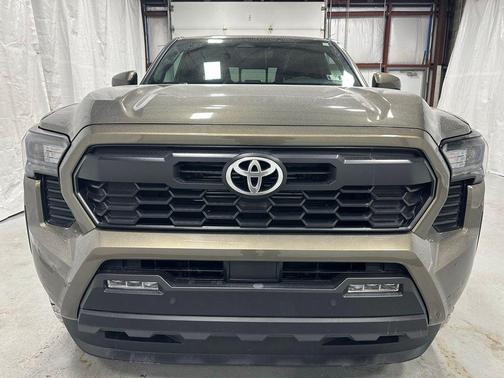 2025 Toyota Tacoma Hybrid TRD Off Road