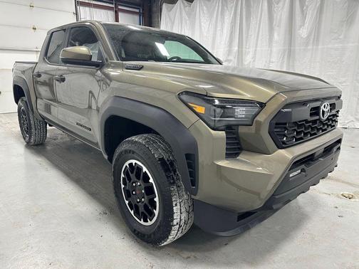 2025 Toyota Tacoma Hybrid TRD Off Road