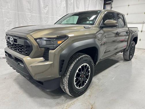 2025 Toyota Tacoma Hybrid TRD Off Road