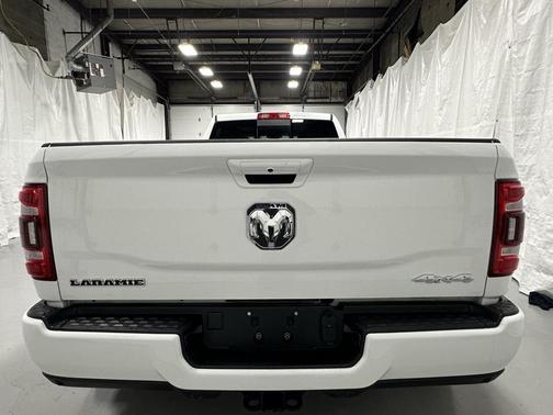 2024 RAM 3500 Laramie Crew Cab 4x4 8' Box