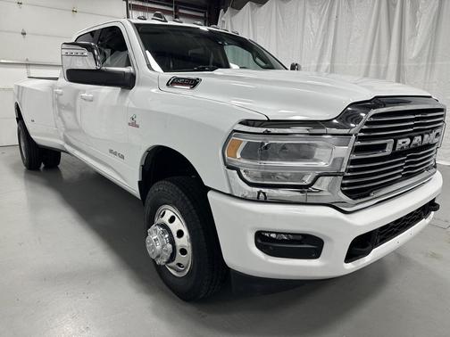 2024 RAM 3500 Laramie Crew Cab 4x4 8' Box
