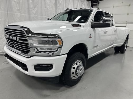 2024 RAM 3500 Laramie Crew Cab 4x4 8' Box