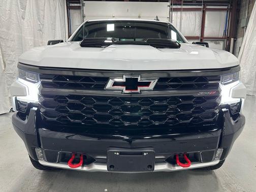 Summit White 2023 Chevrolet Silverado 1500 ZR2
