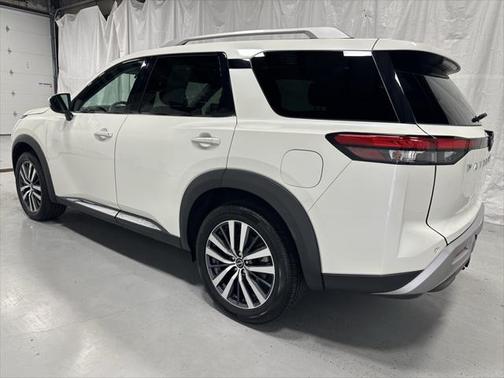 2022 Nissan Pathfinder Platinum 4WD
