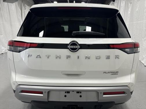 2022 Nissan Pathfinder Platinum 4WD