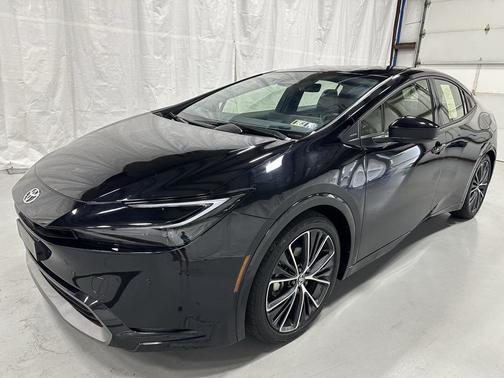 2025 Toyota Prius XLE