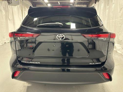 2025 Toyota Highlander XLE
