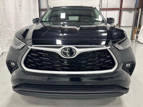 2025 Toyota Highlander XLE