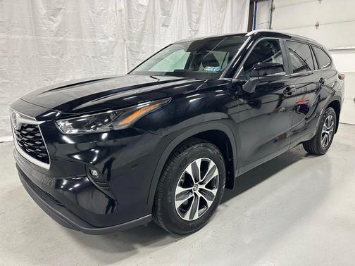 2025 Toyota Highlander XLE