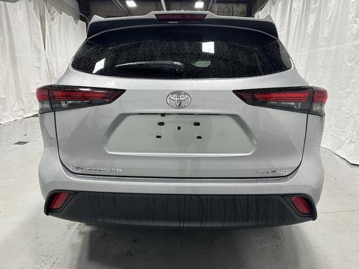 2025 Toyota Highlander XLE