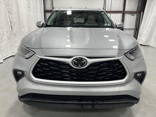 2025 Toyota Highlander XLE