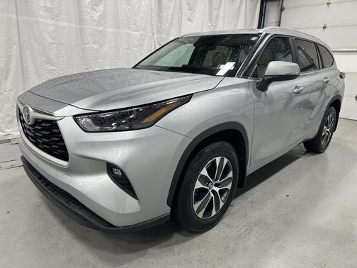 2025 Toyota Highlander XLE