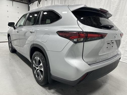 2025 Toyota Highlander XLE