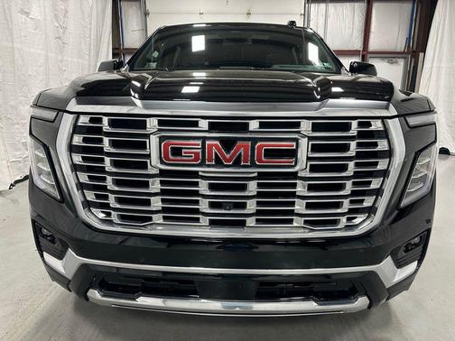 Onyx Black 2025 GMC Yukon XL Denali
