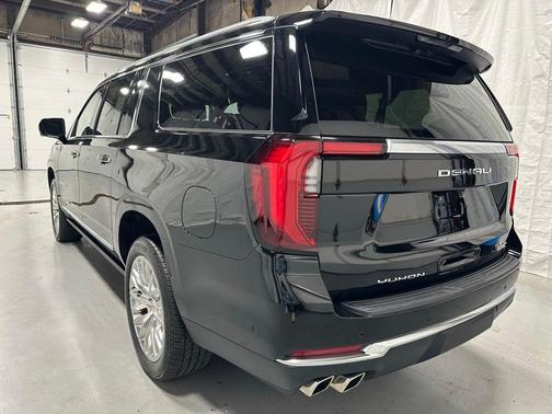 Onyx Black 2025 GMC Yukon XL Denali
