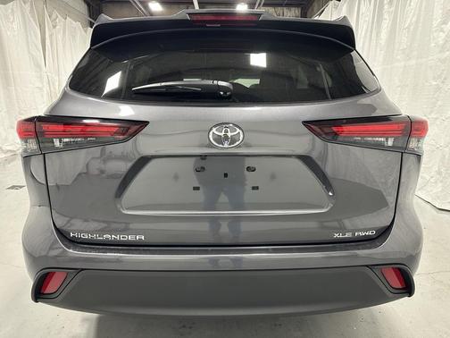 2025 Toyota Highlander XLE