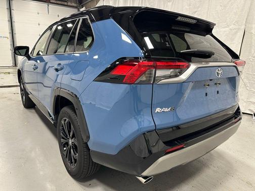 2025 Toyota RAV4 Hybrid SE