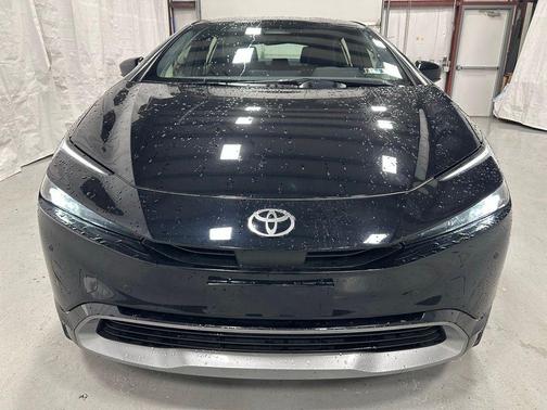 2025 Toyota Prius XLE