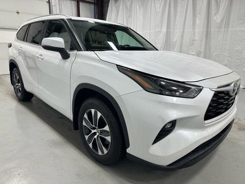 2025 Toyota Highlander XLE