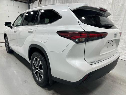 2025 Toyota Highlander XLE
