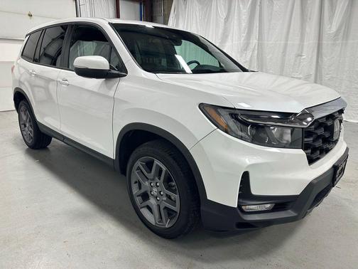 Platinum White Pearl 2023 Honda Passport AWD EX-L