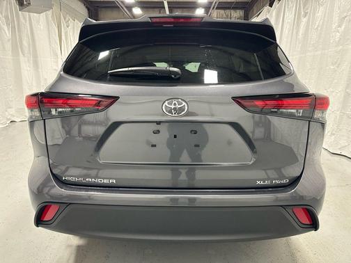 2025 Toyota Highlander XLE