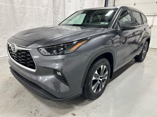 2025 Toyota Highlander XLE