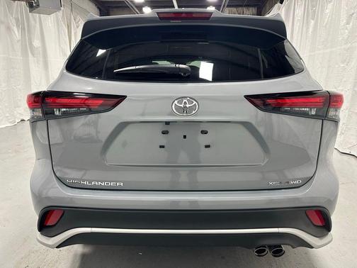 2025 Toyota Highlander XSE