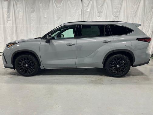 2025 Toyota Highlander XSE